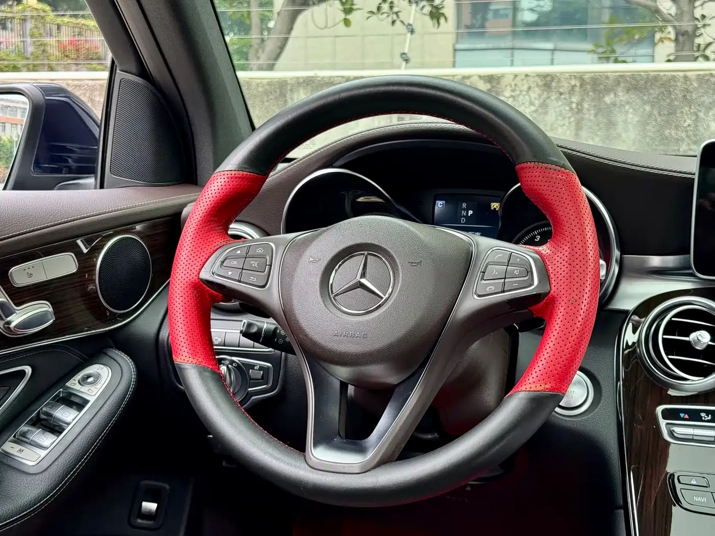 Mercedes-Benz GLC 2017 GLC 260 4MATIC Luxury фото 7