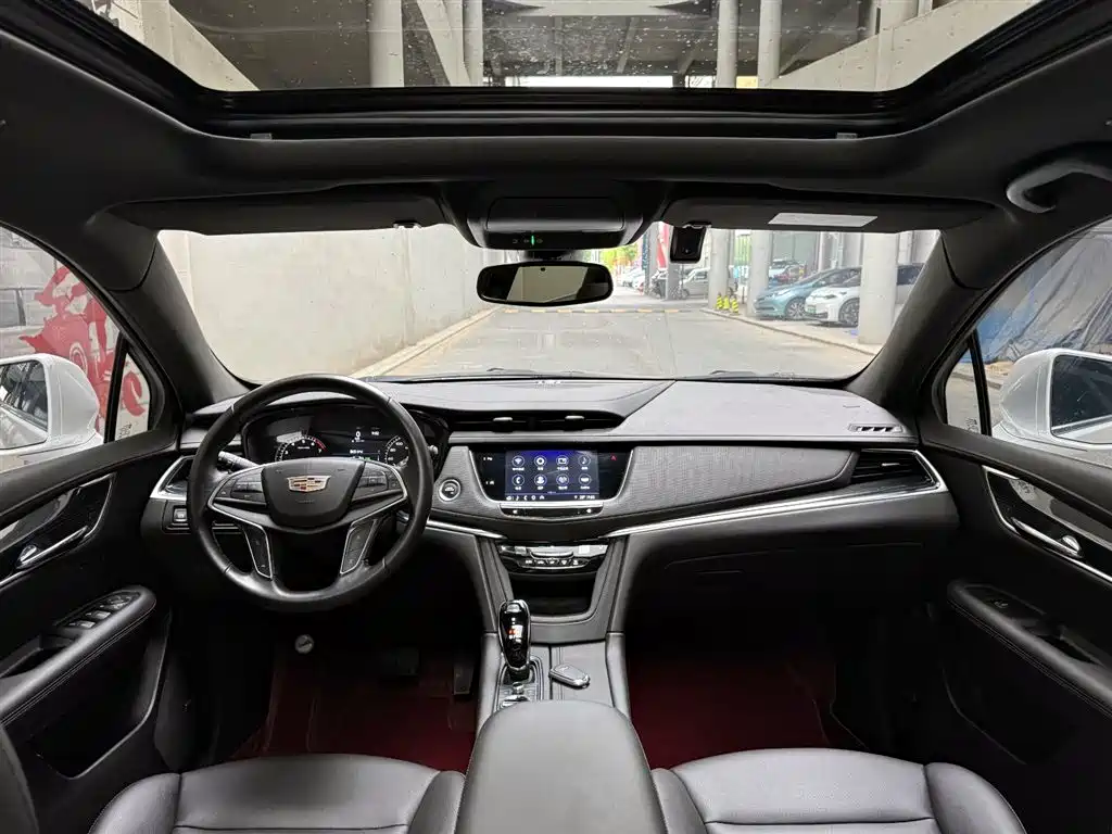 CADILLAC XT5