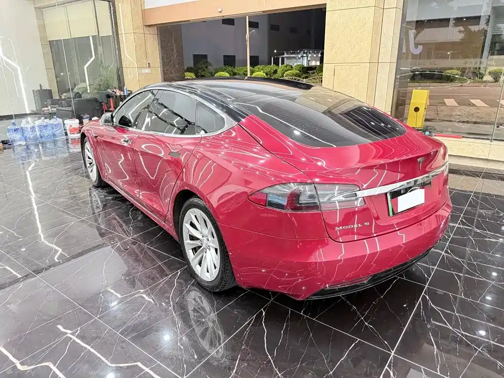 Фото 6 - Tesla Model S