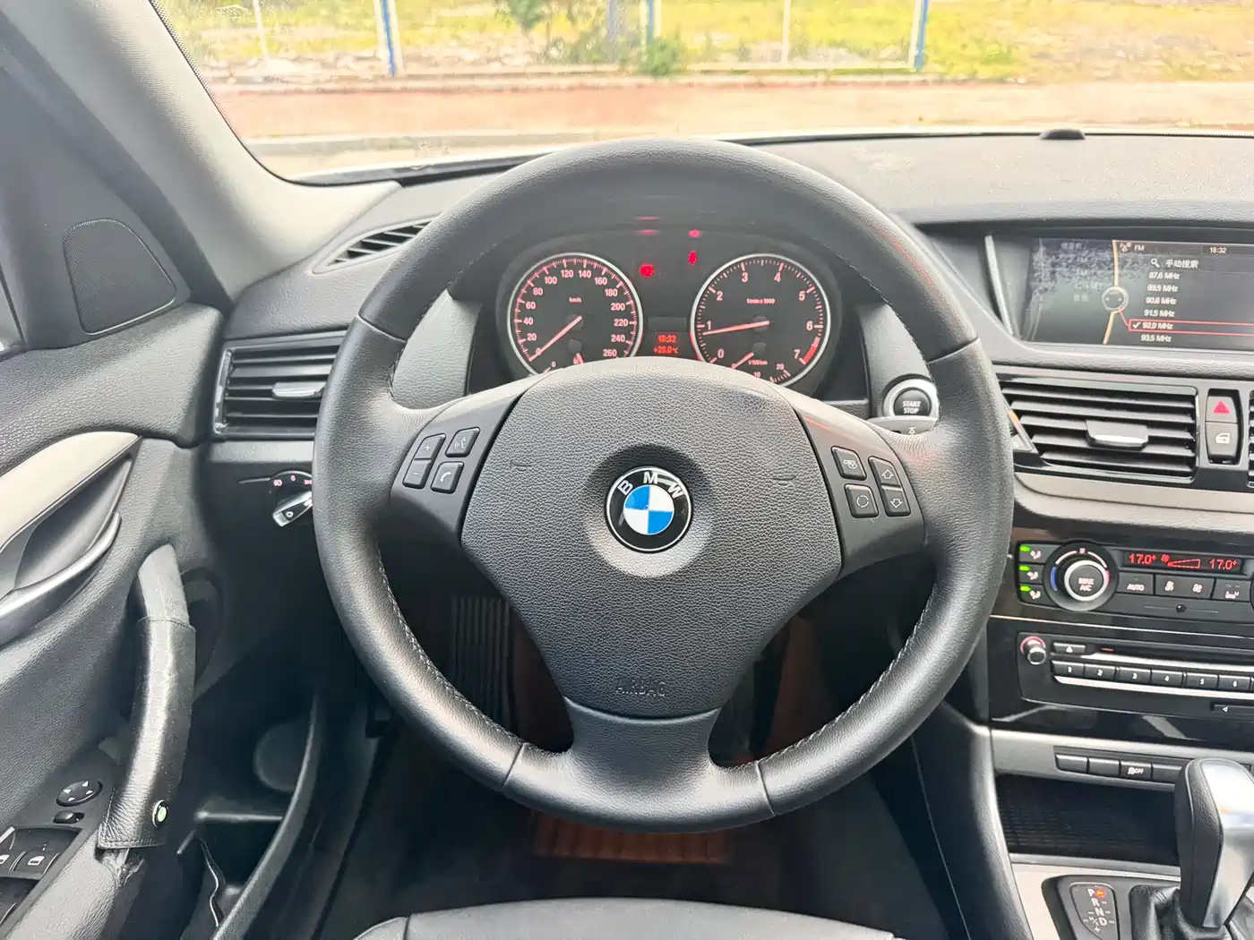 BMW X1 (Import) 2012 sDrive18i Luxury фото 15