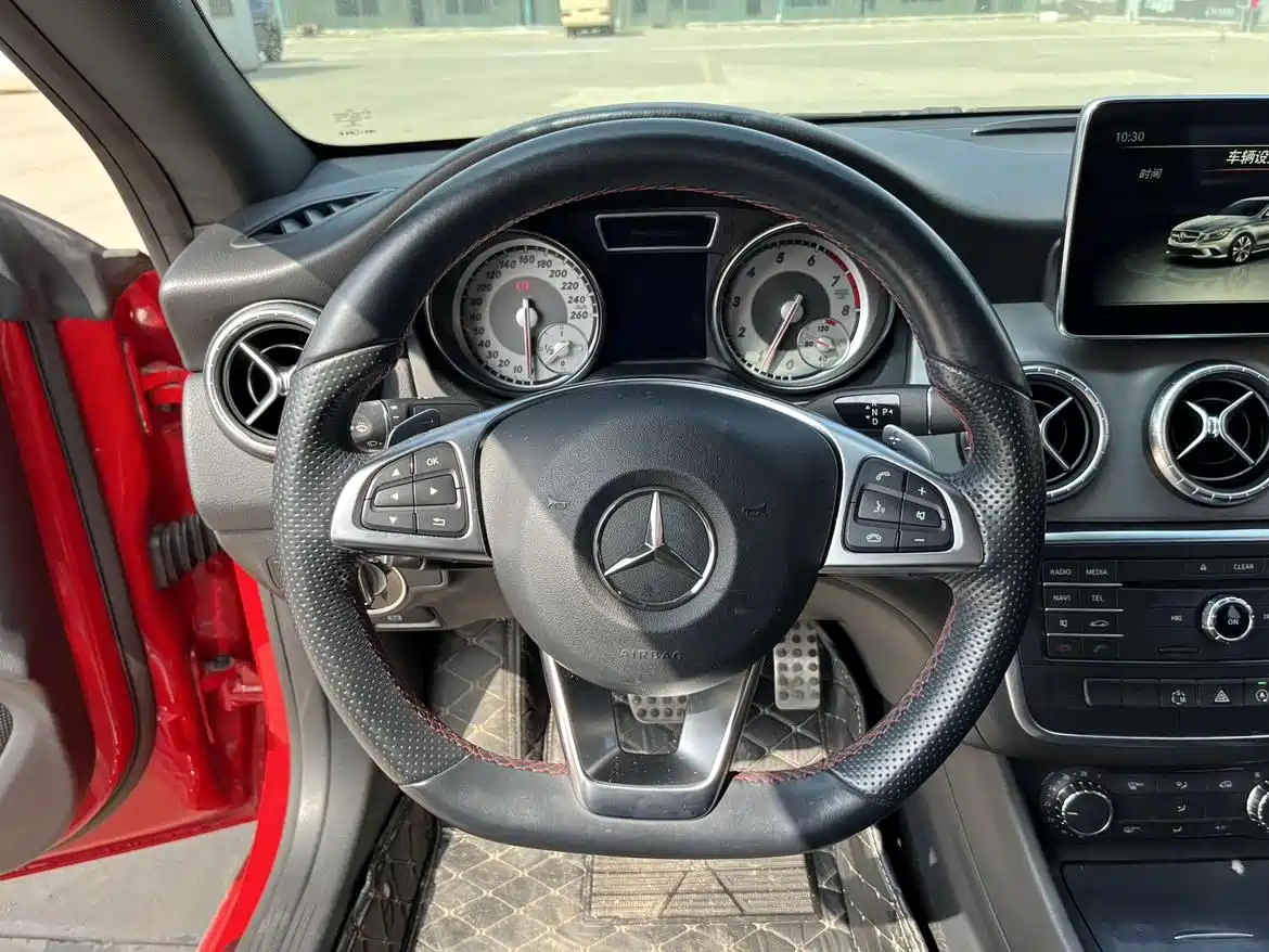Mercedes-Benz CLA (Import) 2015 CLA 220 4MATIC фото 8