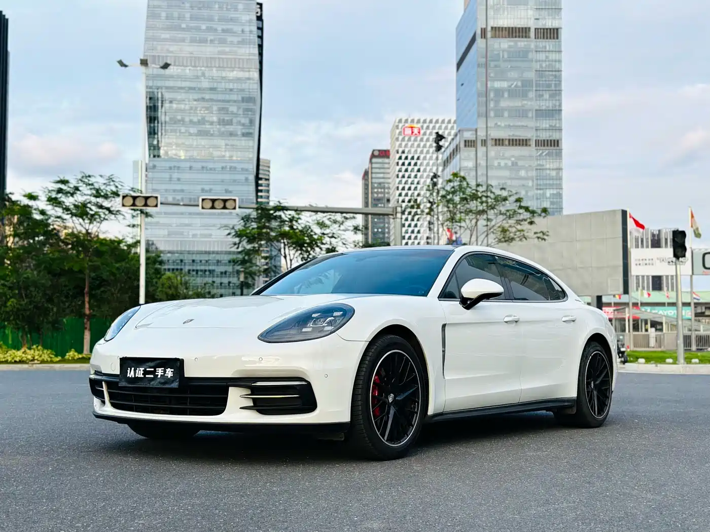 Porsche Panamera 2017 Panamera 4 Executive Long Wheelbase 3.0T