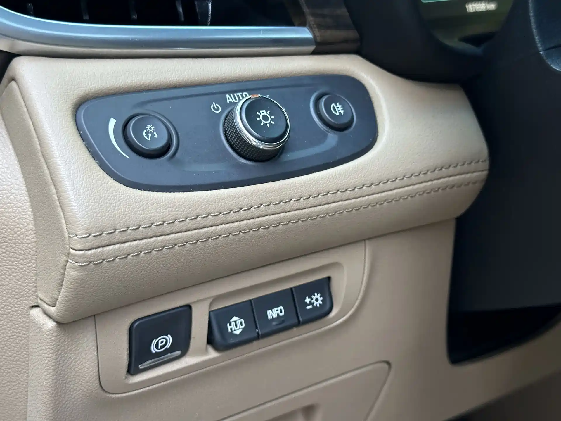 Фото 4 - Buick GL8