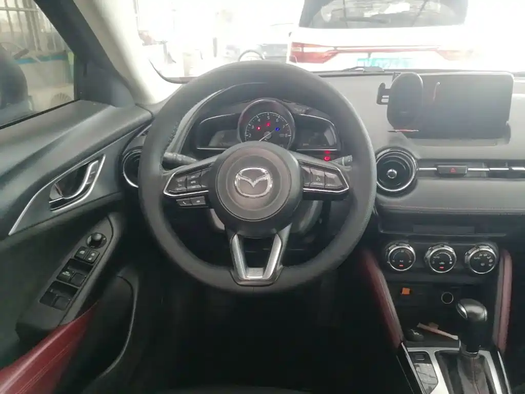 Фото 11 - Mazda CX-3
