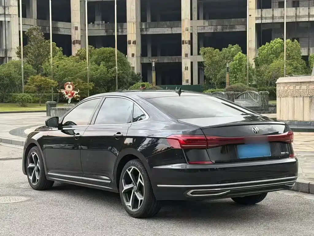 Фото 5 - Volkswagen Passat