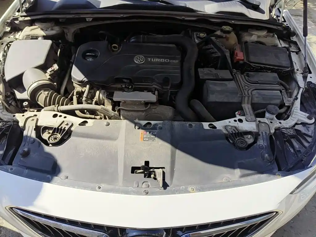 Photo 3 - Buick Regal