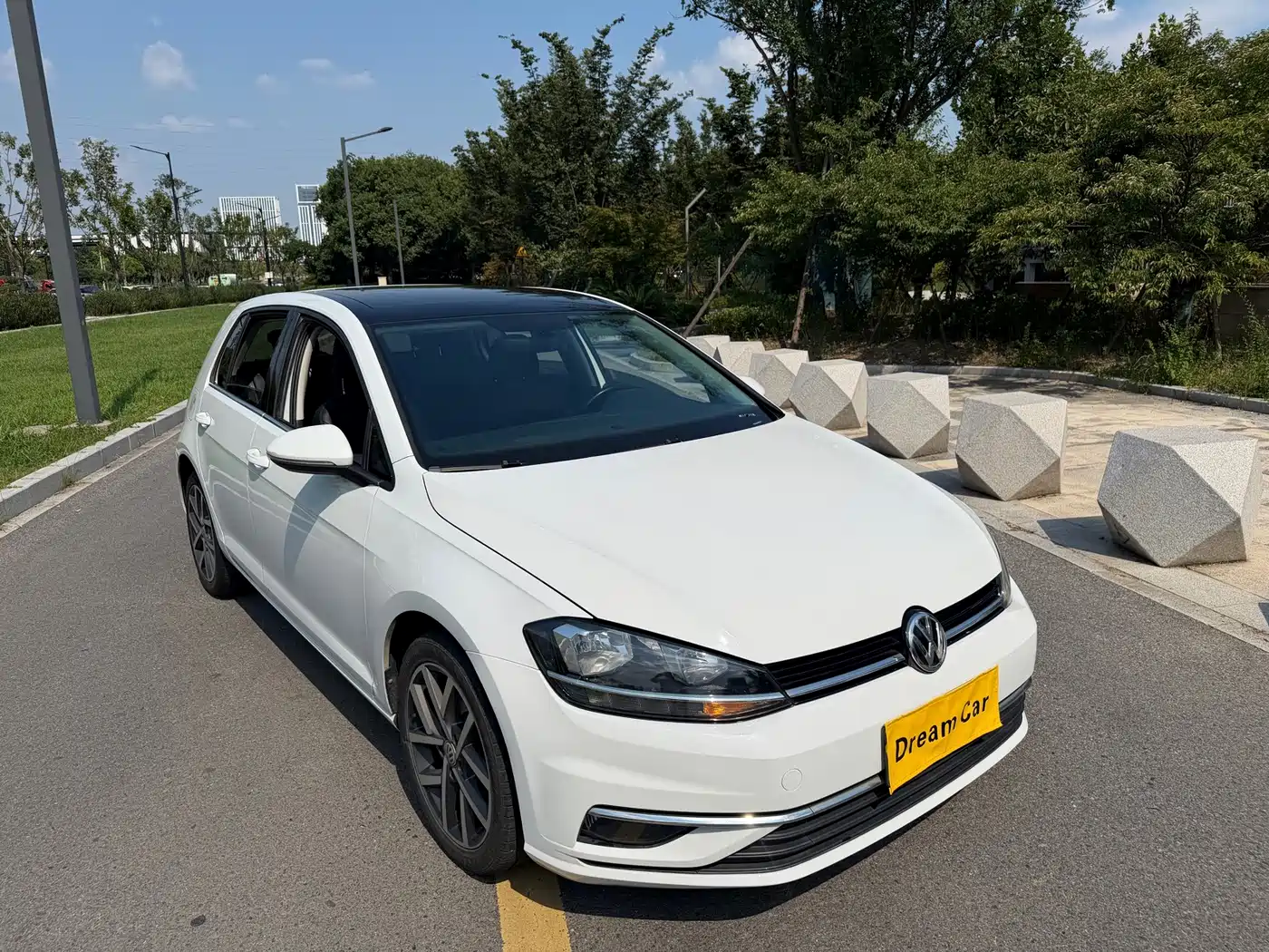 Фото 3 - Volkswagen Golf