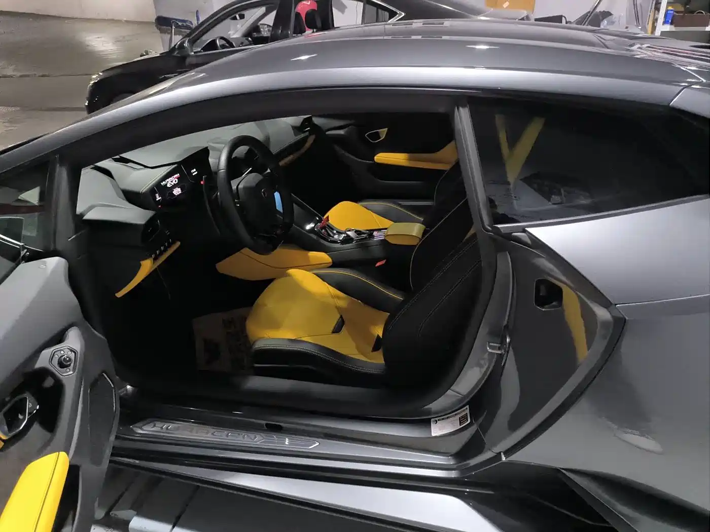 LAMBORGHINI HURACÁN