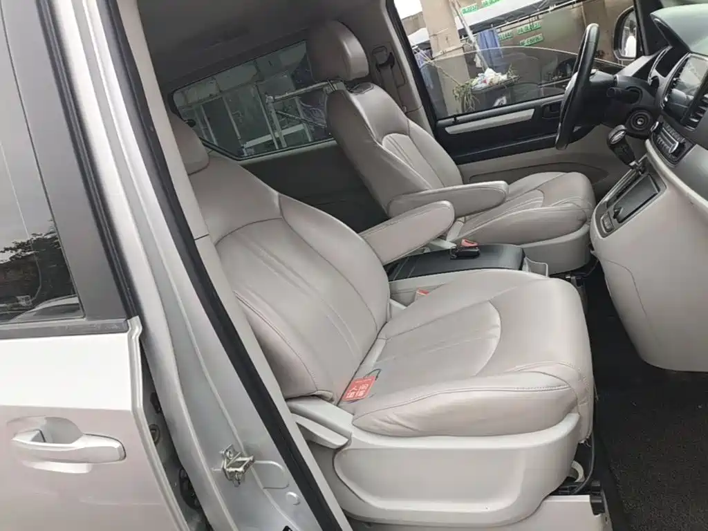 SAIC Maxus Maxus G10 2016 2014 Model Year 2.0T Auto Elite