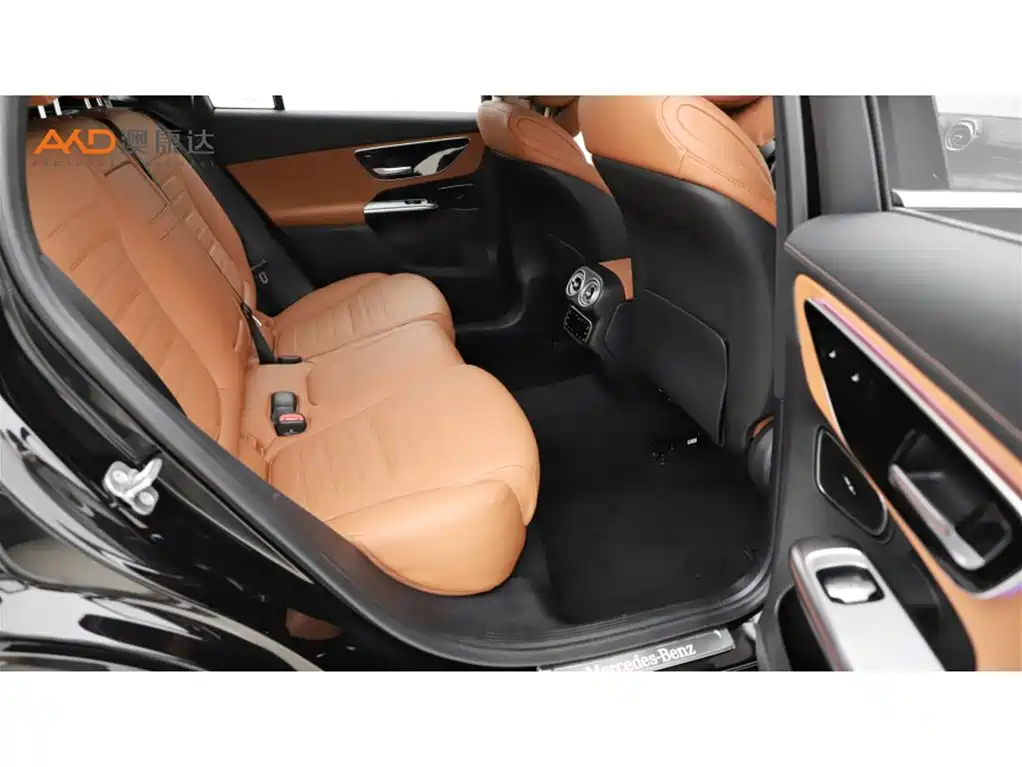 Mercedes-Benz GLC 2024 Facelift GLC 260 L 4MATIC Luxury 5-seater фото 8