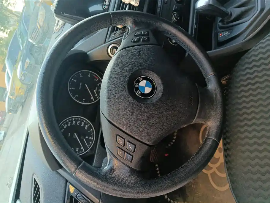 BMW X1 2013 sDrive18i Fashion фото 15