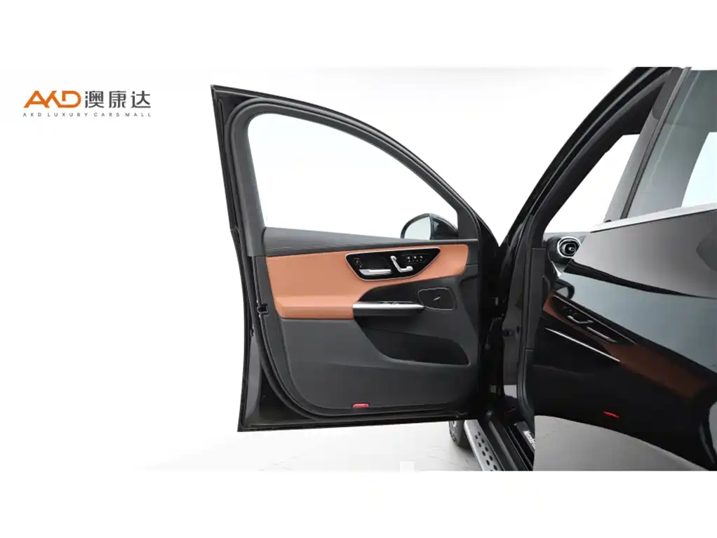 Mercedes-Benz GLC 2024 Facelift GLC 260 L 4MATIC Luxury 5-seater фото 10