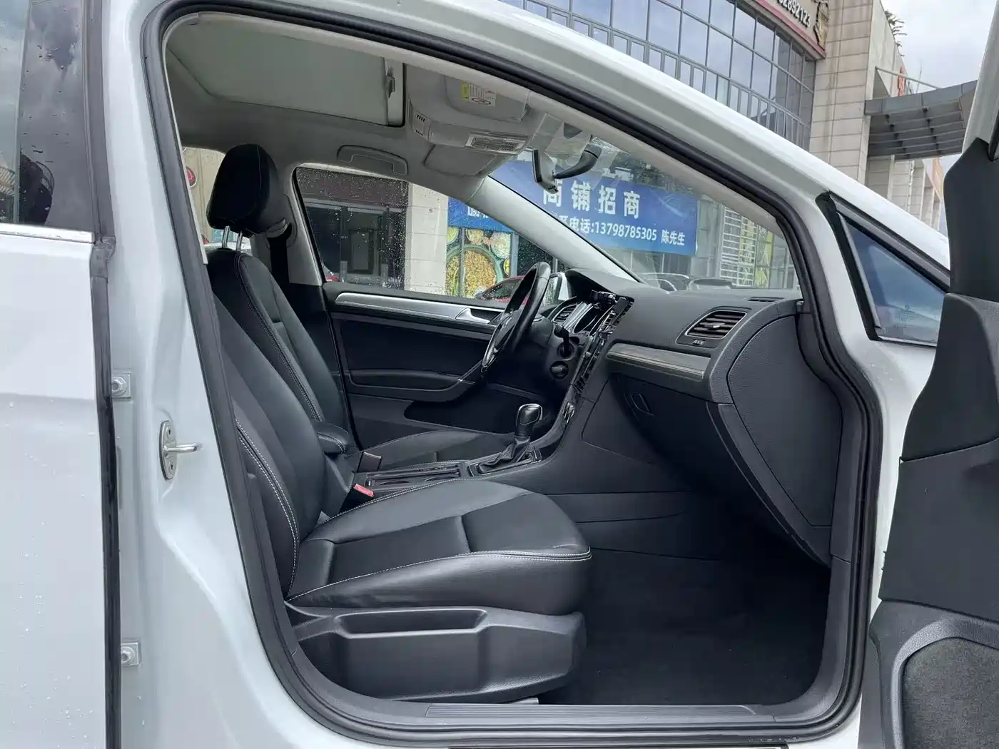 Фото 5 - Volkswagen Golf