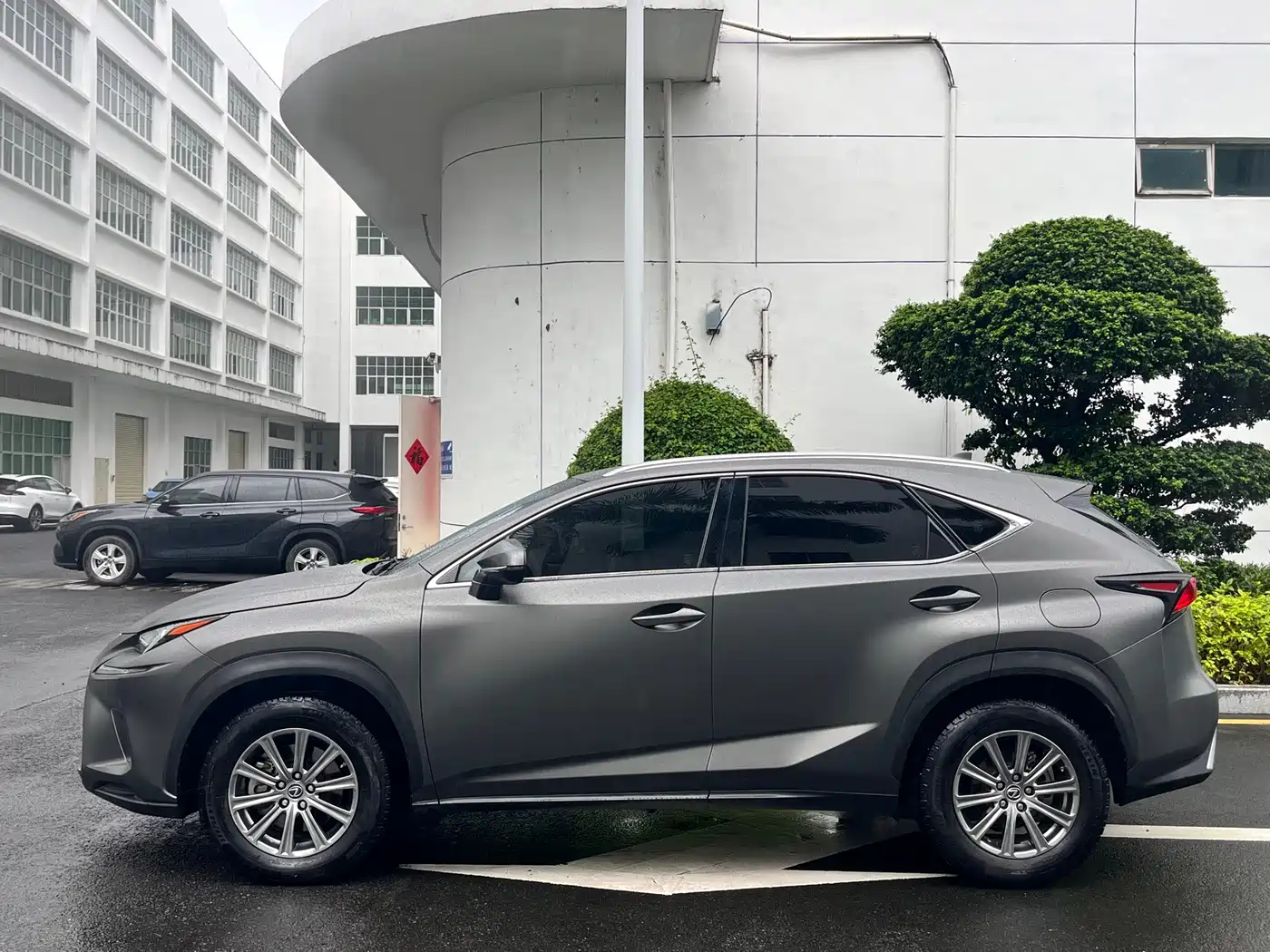 Фото 16 - Lexus NX