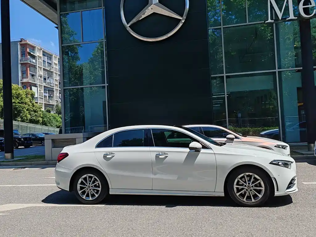 صورة 6 - Mercedes-Benz A-Class