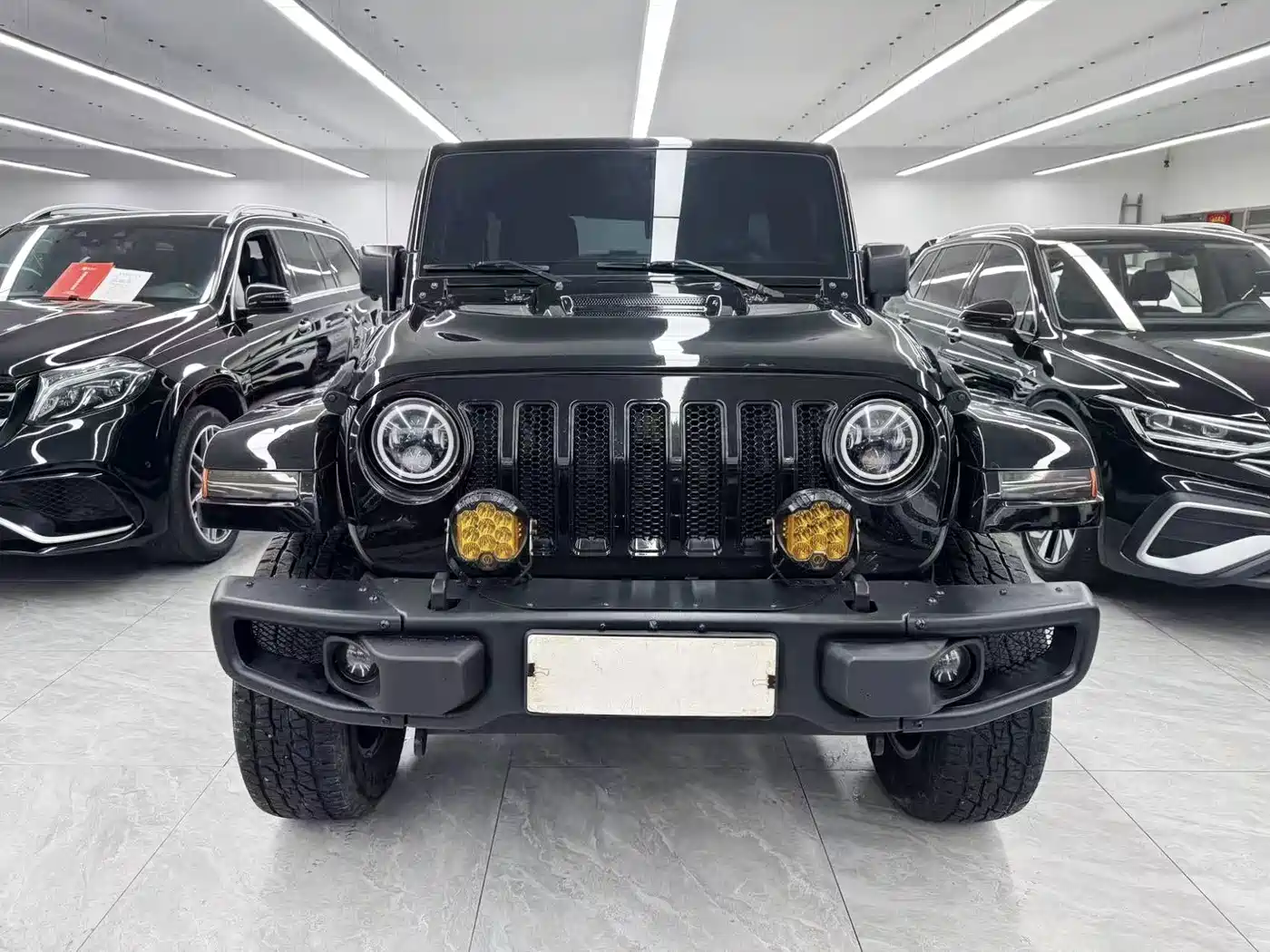 Фото 2 - Jeep Wrangler