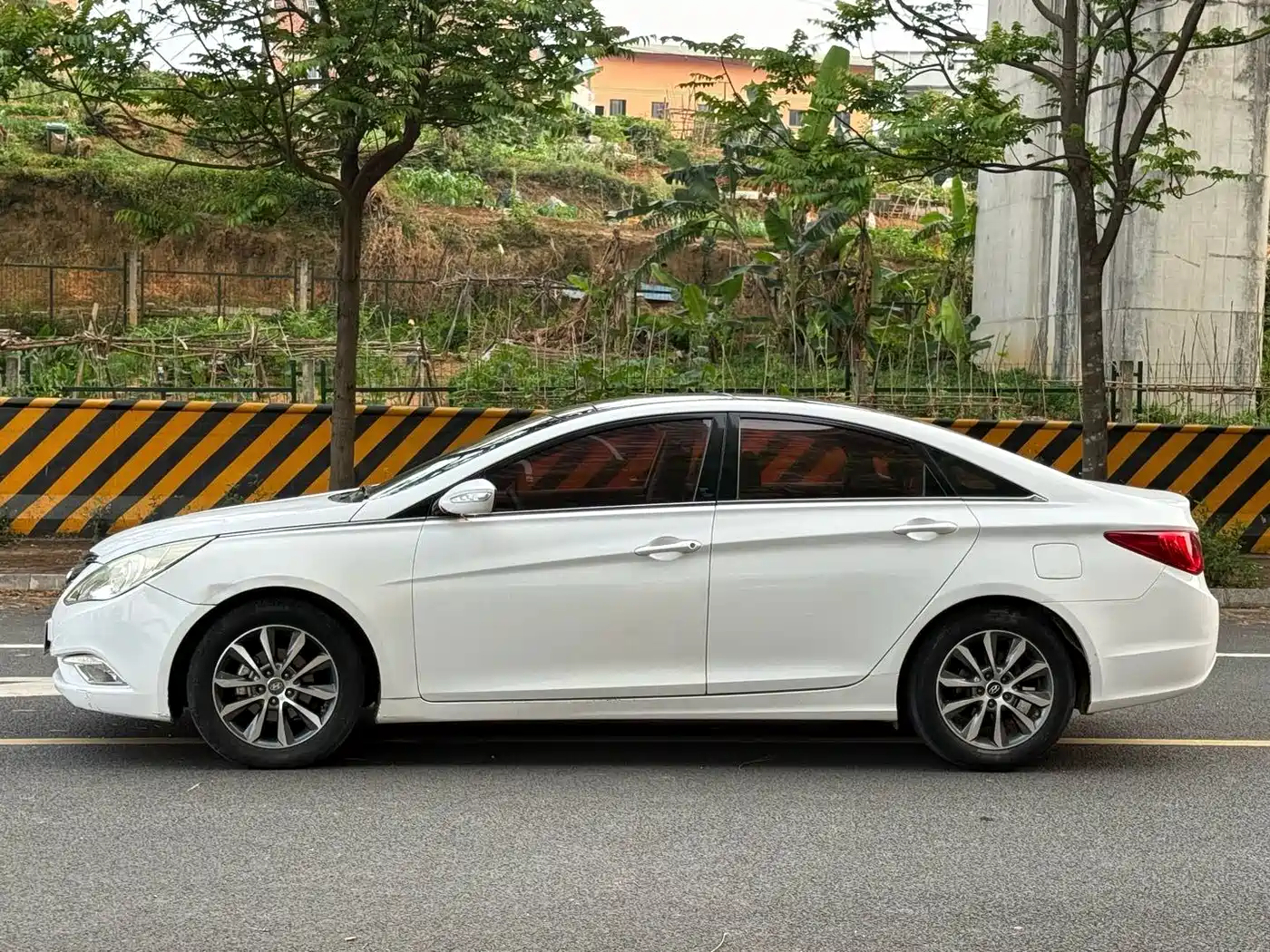 Hyundai Sonata 2013 Model 2.0L Automatic Leading Edition фото 3