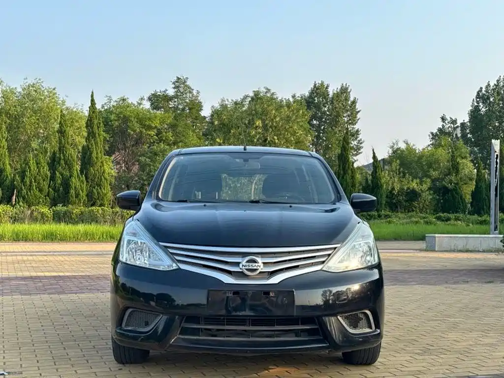 Nissan Livina 2015 2013 1.6XE CVT Comfort