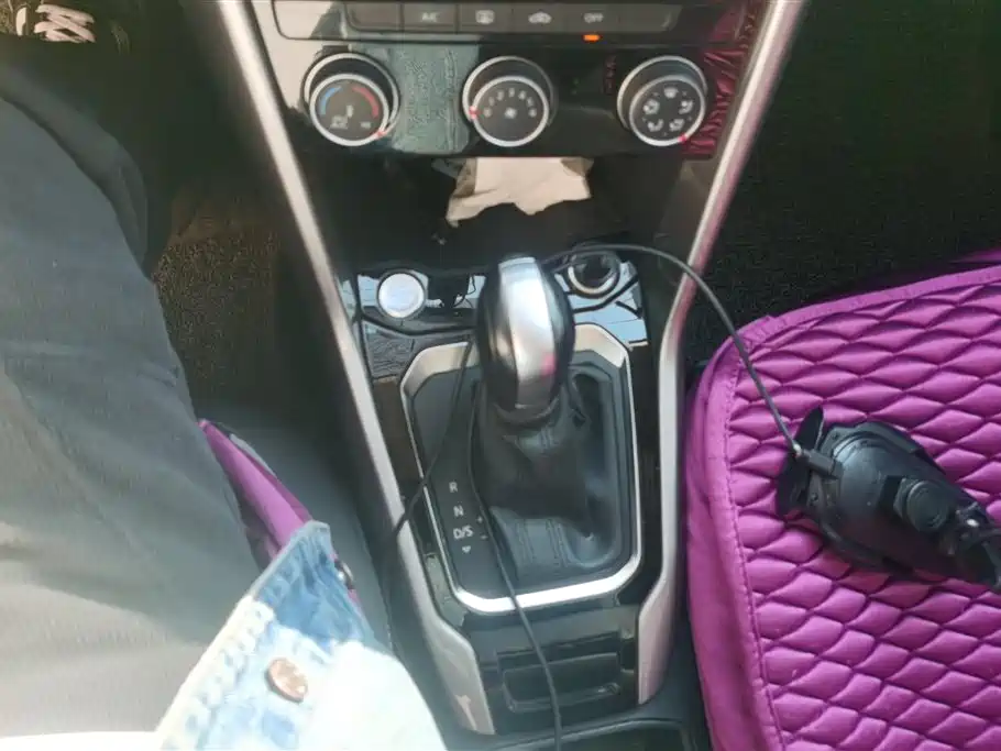 VOLKSWAGEN T ROC EXPLORING SONGS