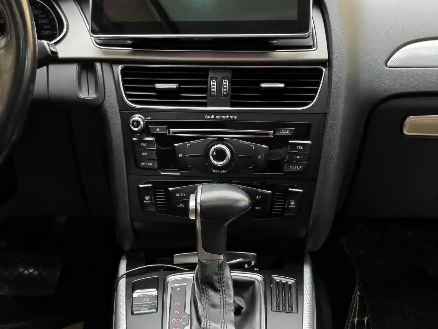 Audi A4L 2013 35 TFSI Automatic Standard фото 19