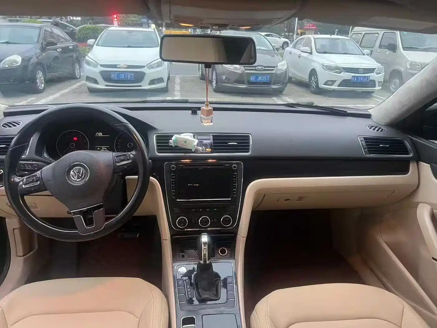 Volkswagen Passat 2014 1.8TSI Automatic Honor Edition фото 5