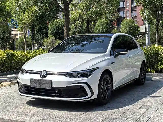 Volkswagen Golf 280TSI DSG R-Line