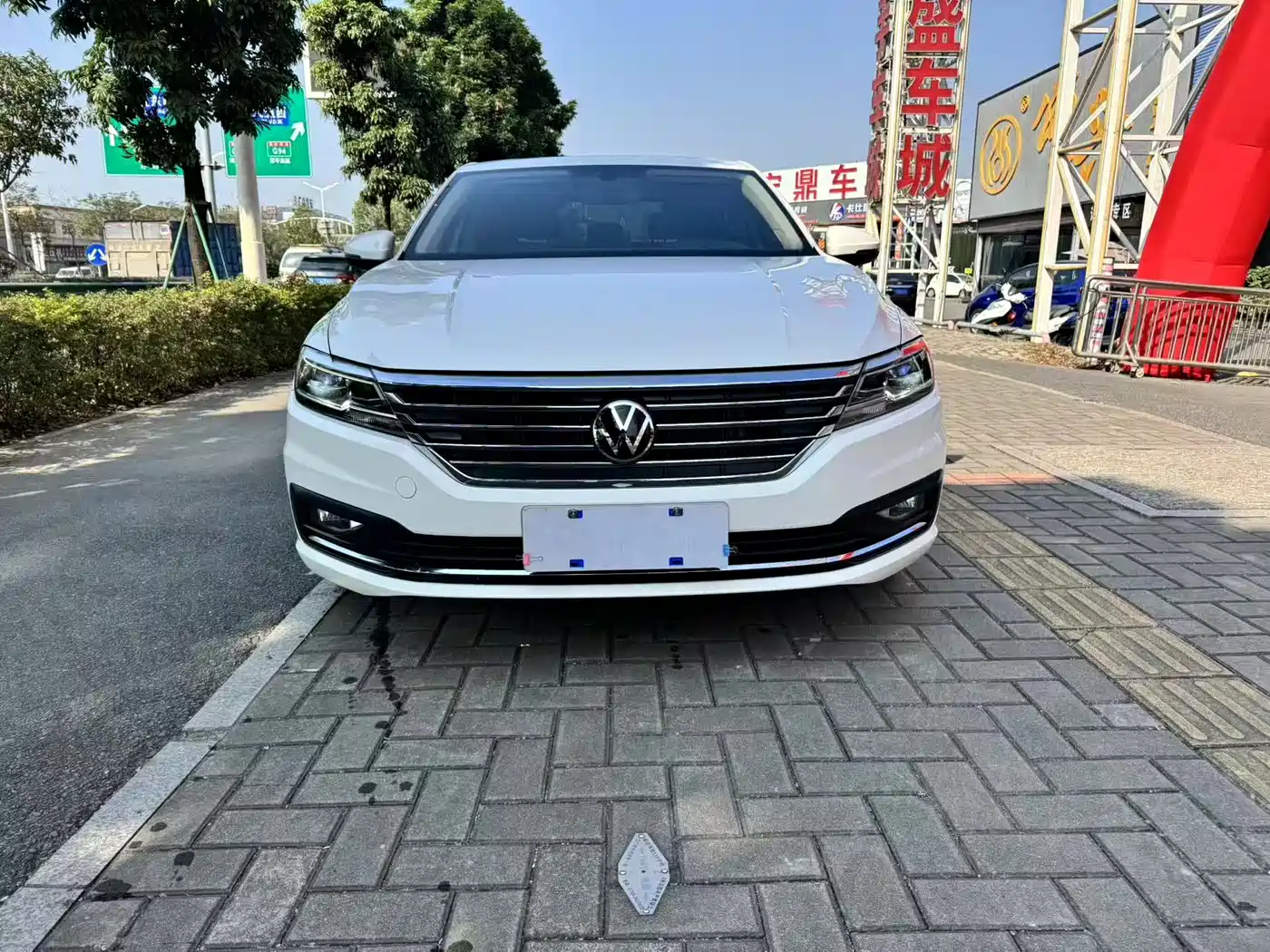Volkswagen Lavida 2022 1.5L Auto Vision Edition фото 2