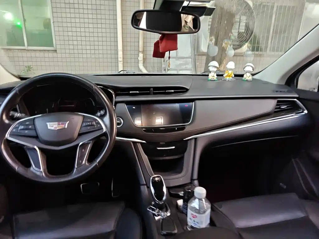 Cadillac XT5 2017 2016 25T Luxury Model