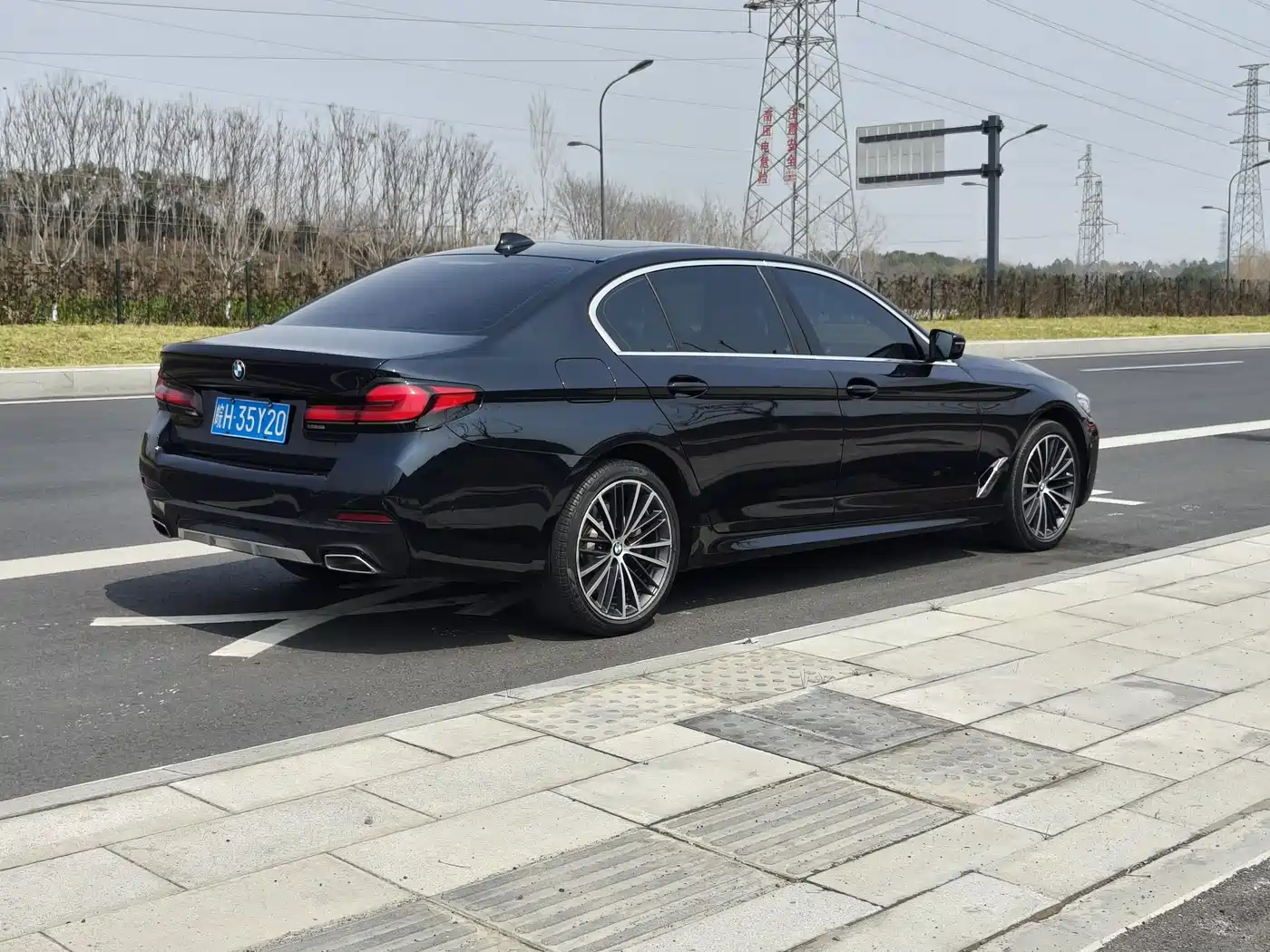 BMW 5 Series 2023 530Li Leading M Sport Package фото 13