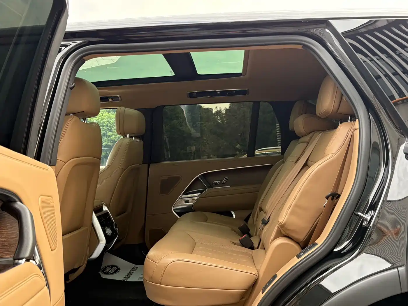 Land Rover Range Rover 2024 3.0 L6 400PS Golden Age Extended 7-Seater фото 10