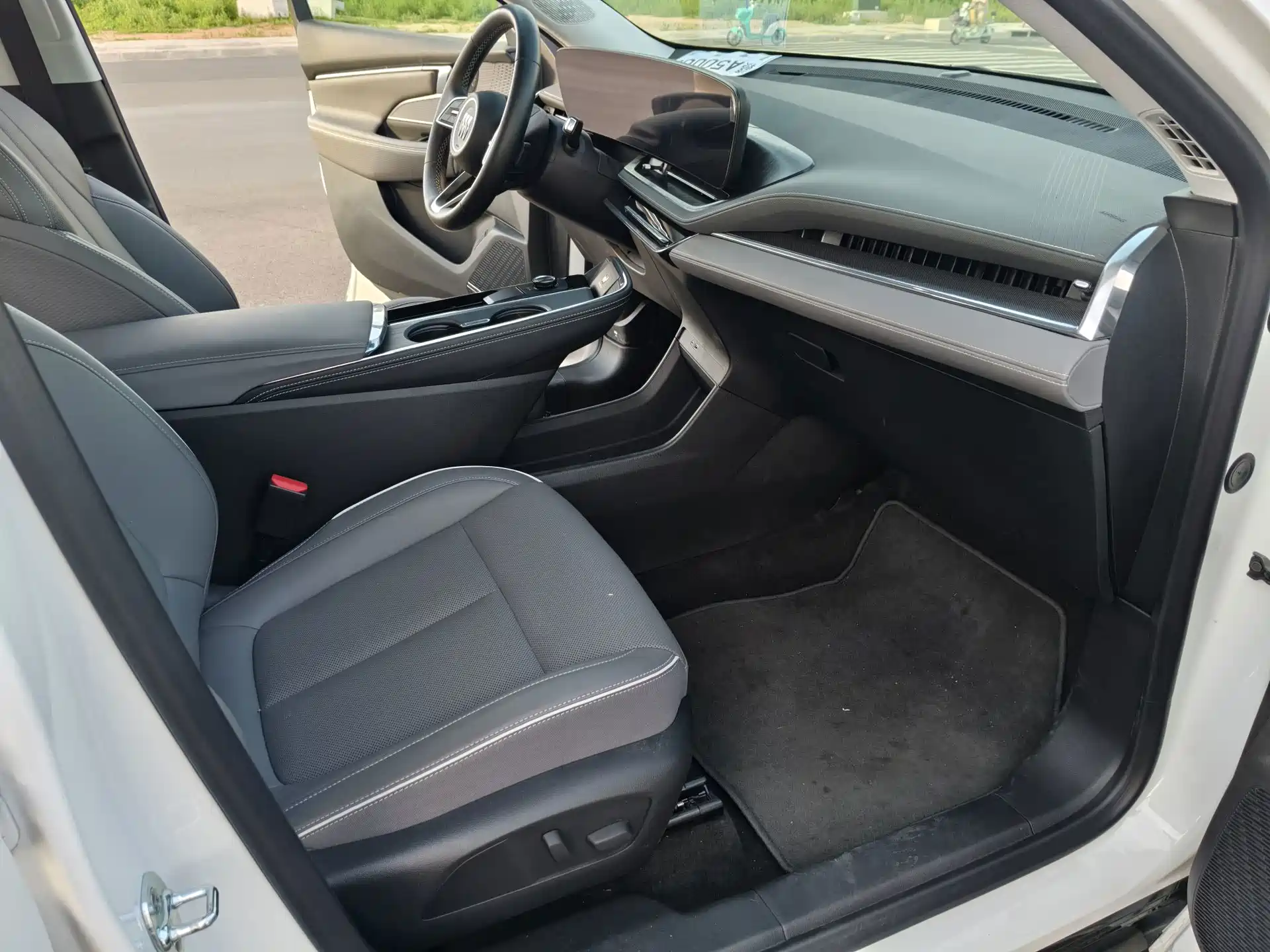 Фото 9 - Buick E5