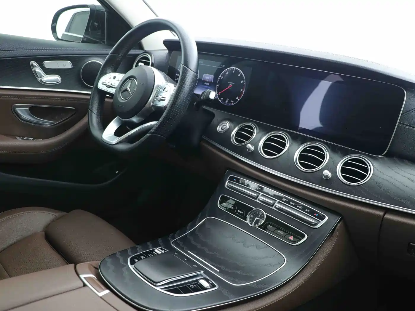 Mercedes-Benz E-Class 2019 E 200 L Sport фото 13