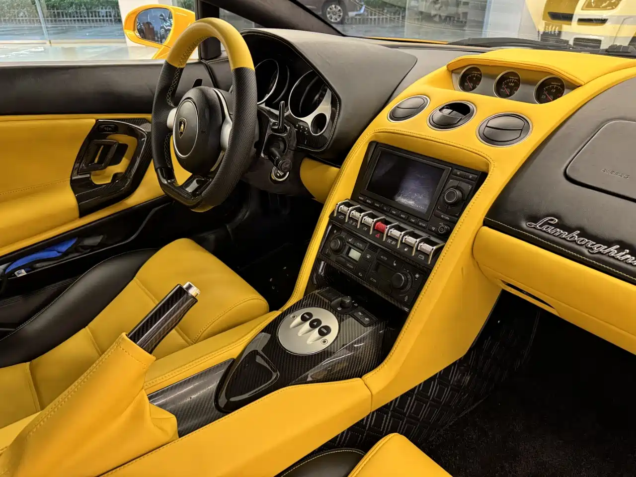Lamborghini Gallardo 2012 LP 560-4 Gold Edition фото 5