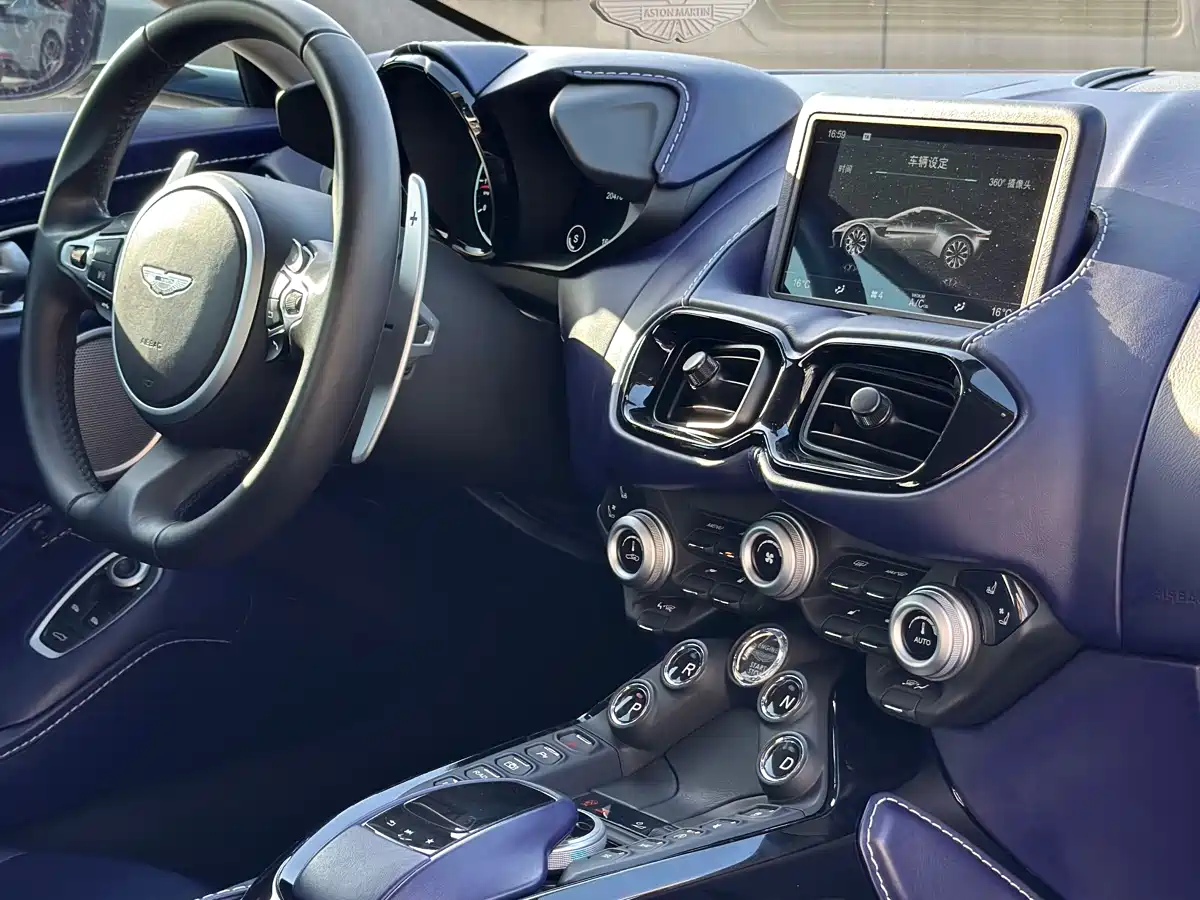 Aston Martin V8 Vantage 2021 2018 4.0T V8 Coupe