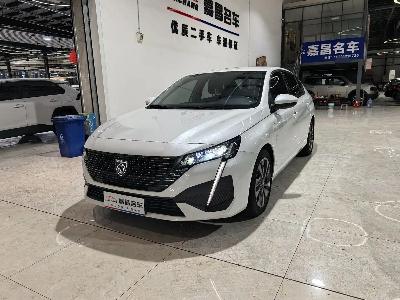 PEUGEOT 408