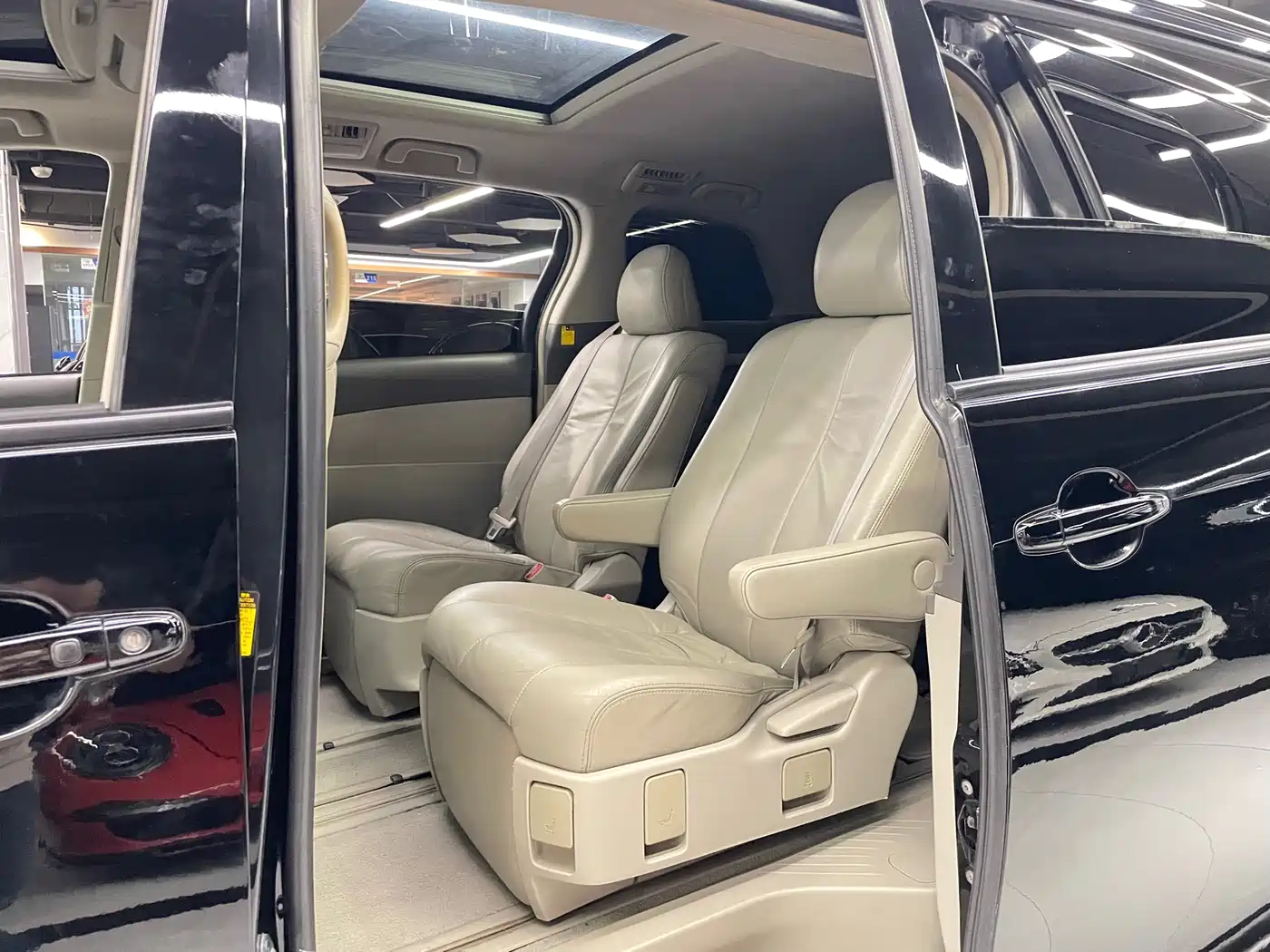 Toyota Previa 2007 3.5L 7-Seater Luxury фото 7
