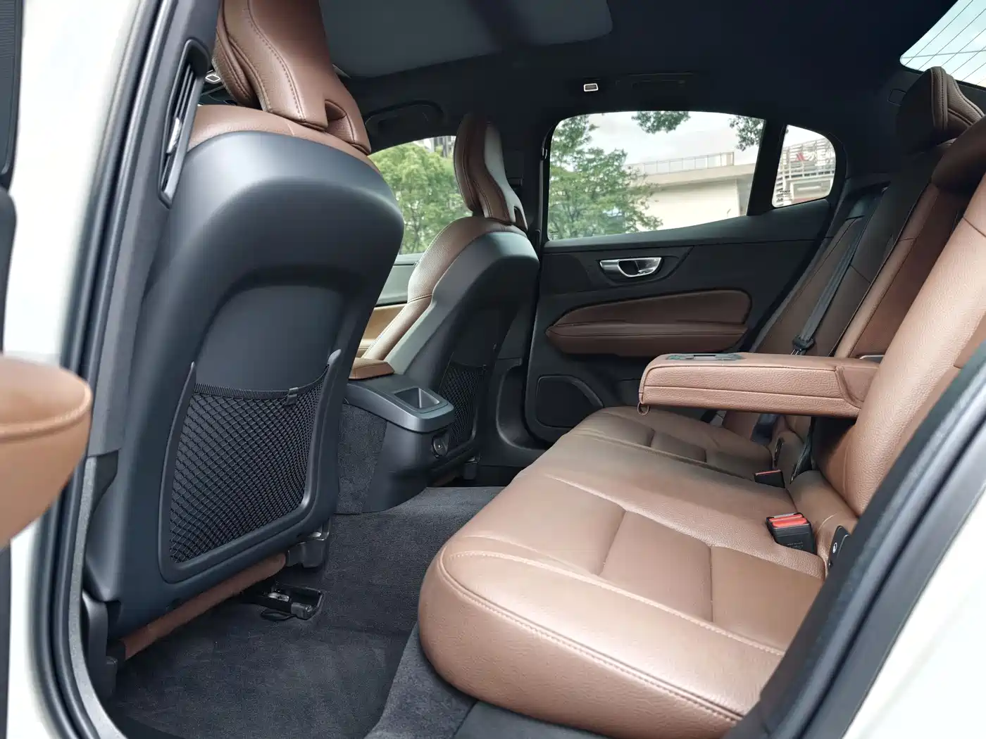 Volvo S60 2025 B4 Smart Luxury Edition фото 4