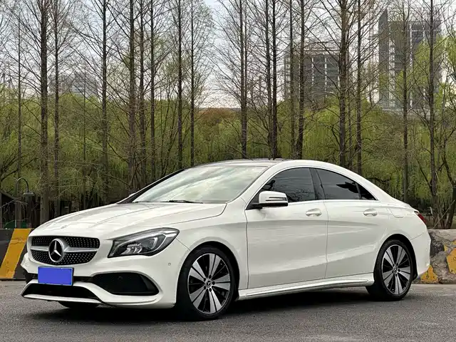 MERCEDES-BENZ CLA