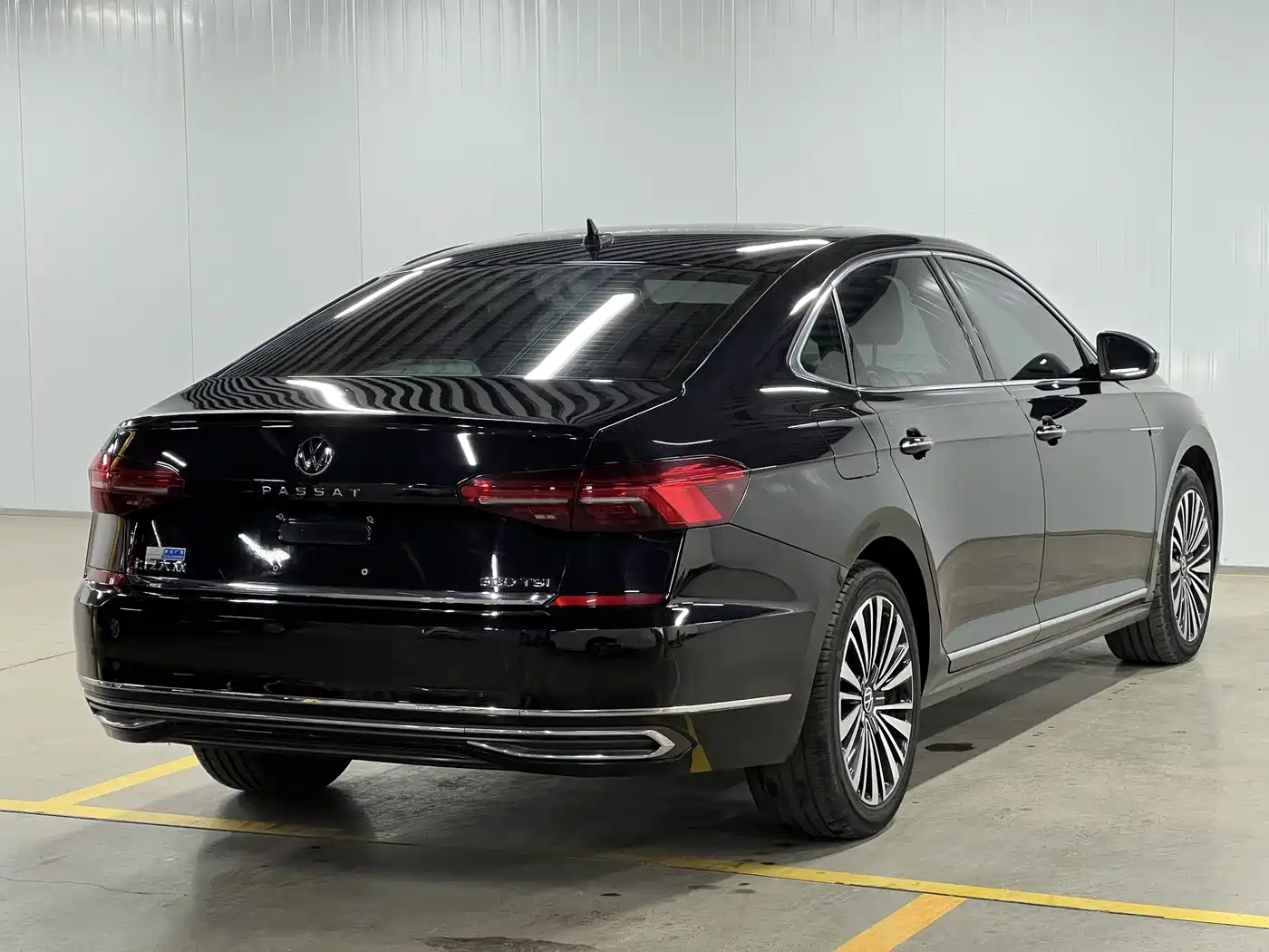 Volkswagen Passat 2021 Model 330TSI Luxury Edition фото 4