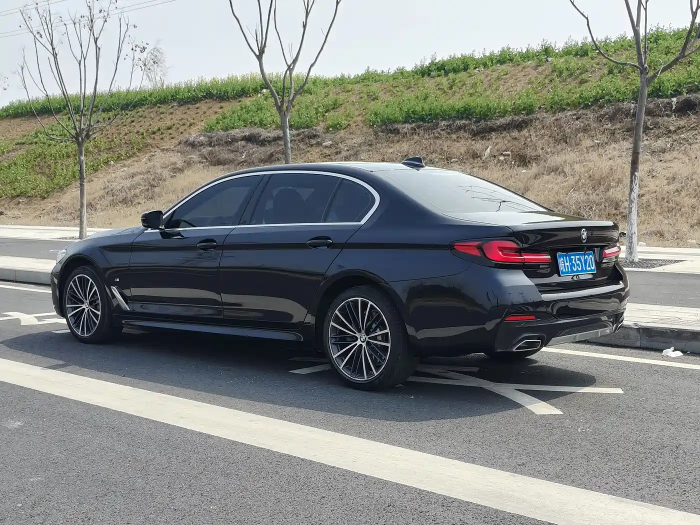 BMW 5 Series 2023 530Li Leading M Sport Package фото 15