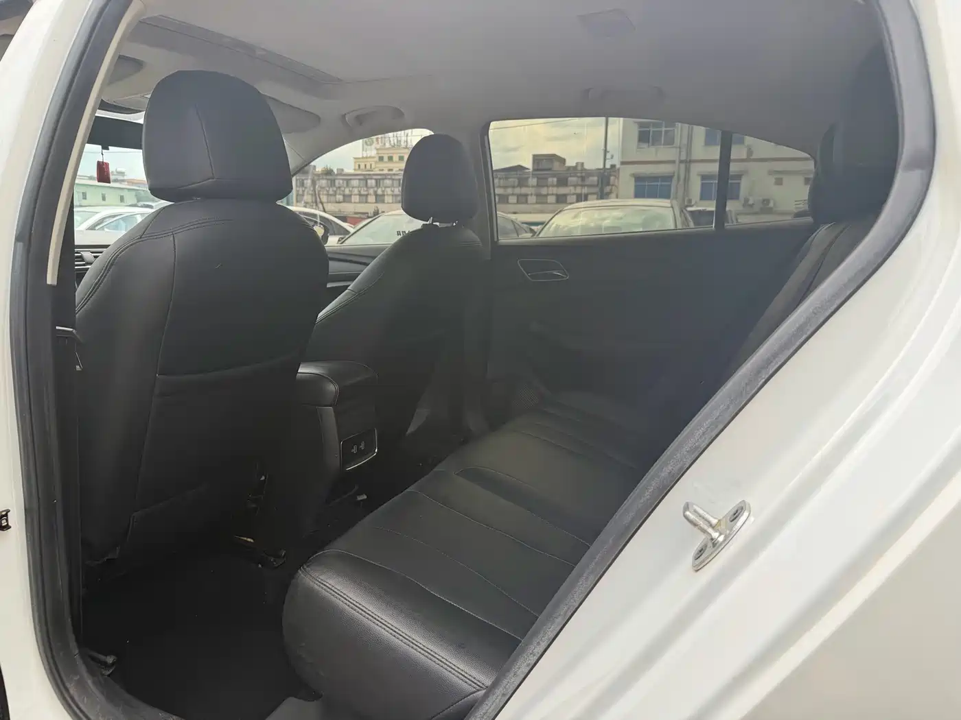 Photo 8 - Roewe i5