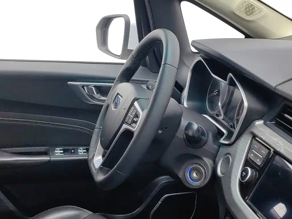 Фото 22 - Geely Vision X3