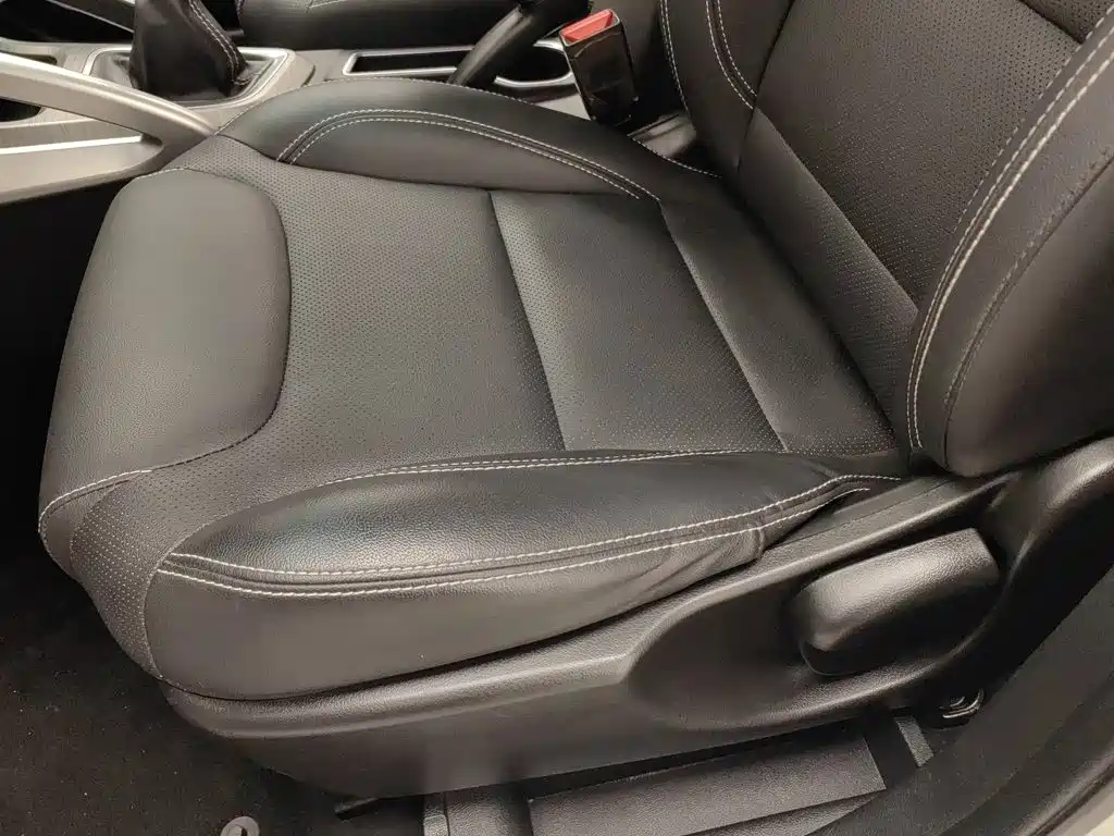 Фото 20 - Geely Vision X3