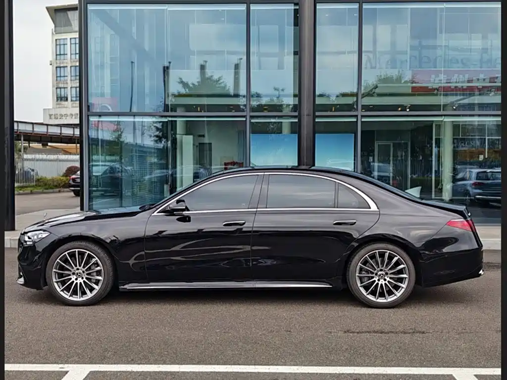 صورة 4 - Mercedes-Benz S-Class