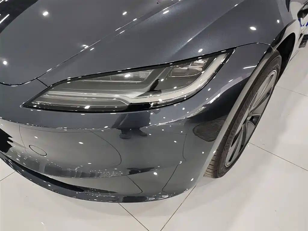 Tesla Model 3 2026 2025 Model Year Facelift Rear-Wheel Drive
