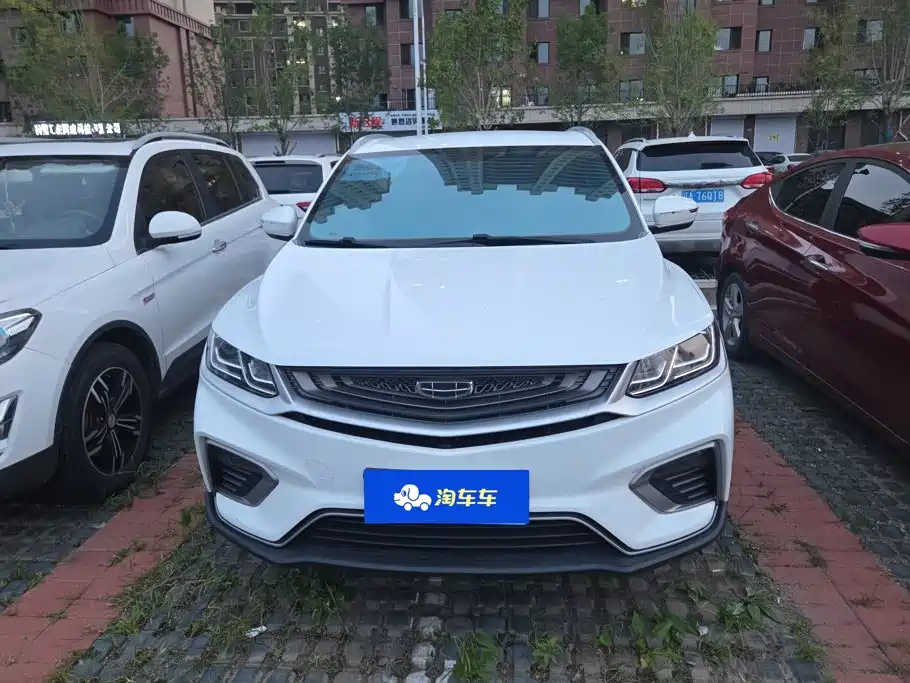 Фото 2 - Geely Binyue