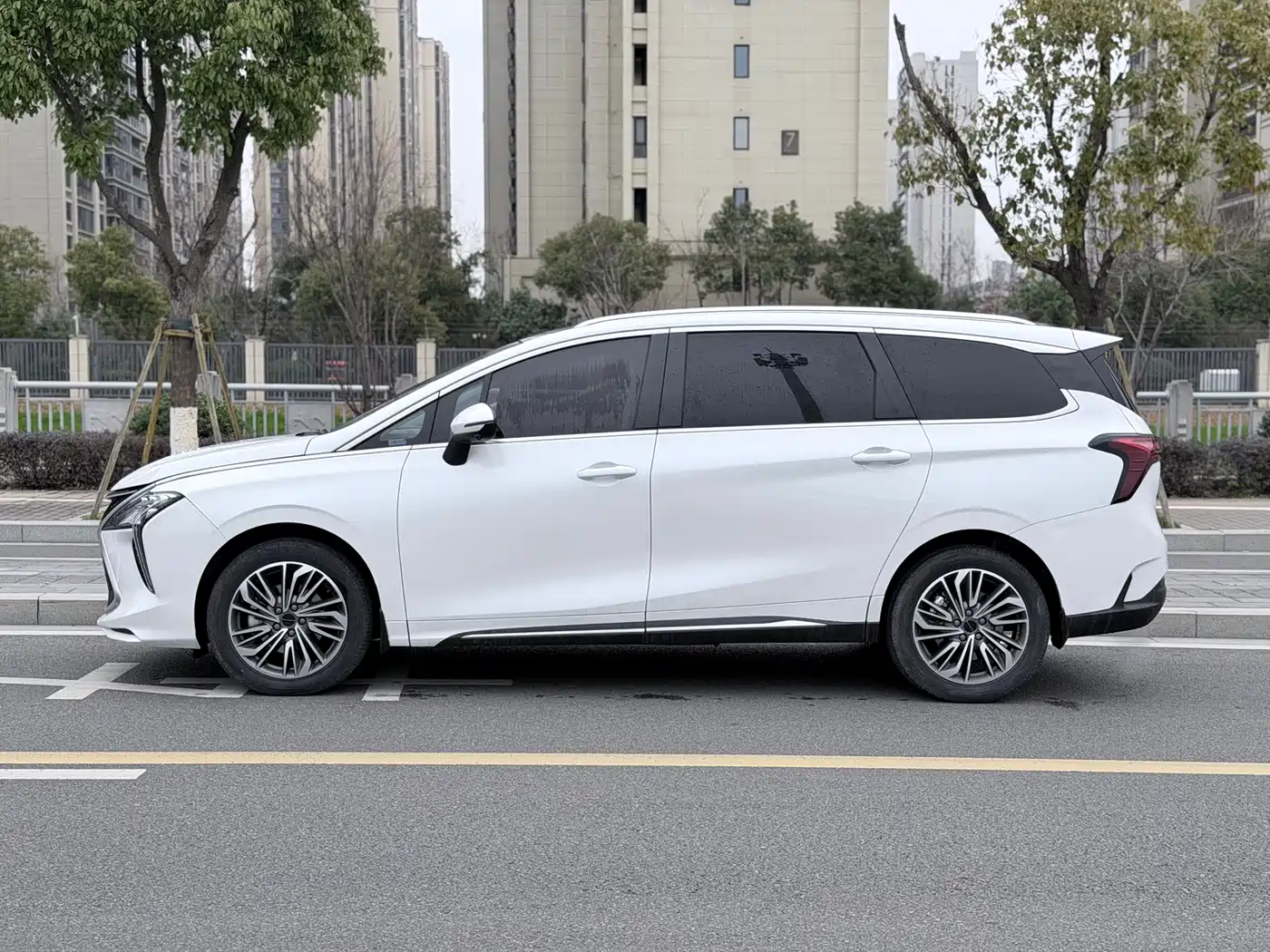 DONGFENG POPULAR YACHTS