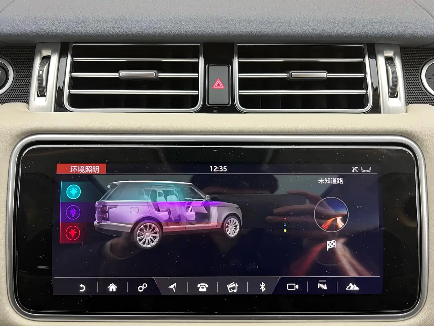Land Rover Range Rover 2021 3.0 L6 Heritage Extended Classic Edition фото 21