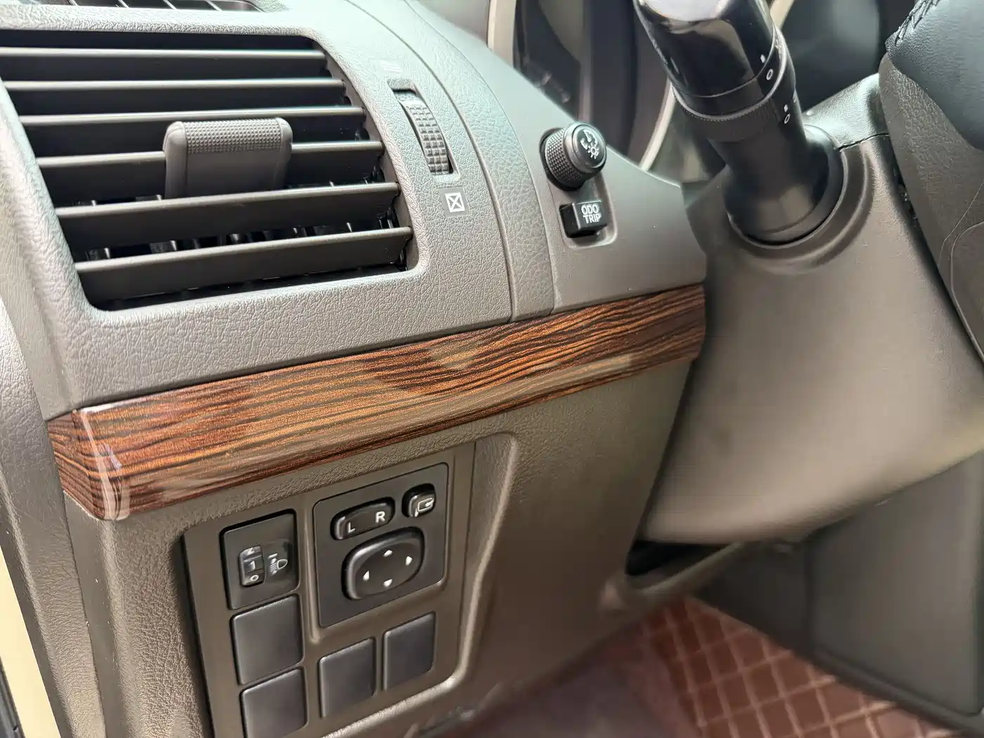 Toyota Prado (Import) 2010 2.7L Automatic Standard фото 15