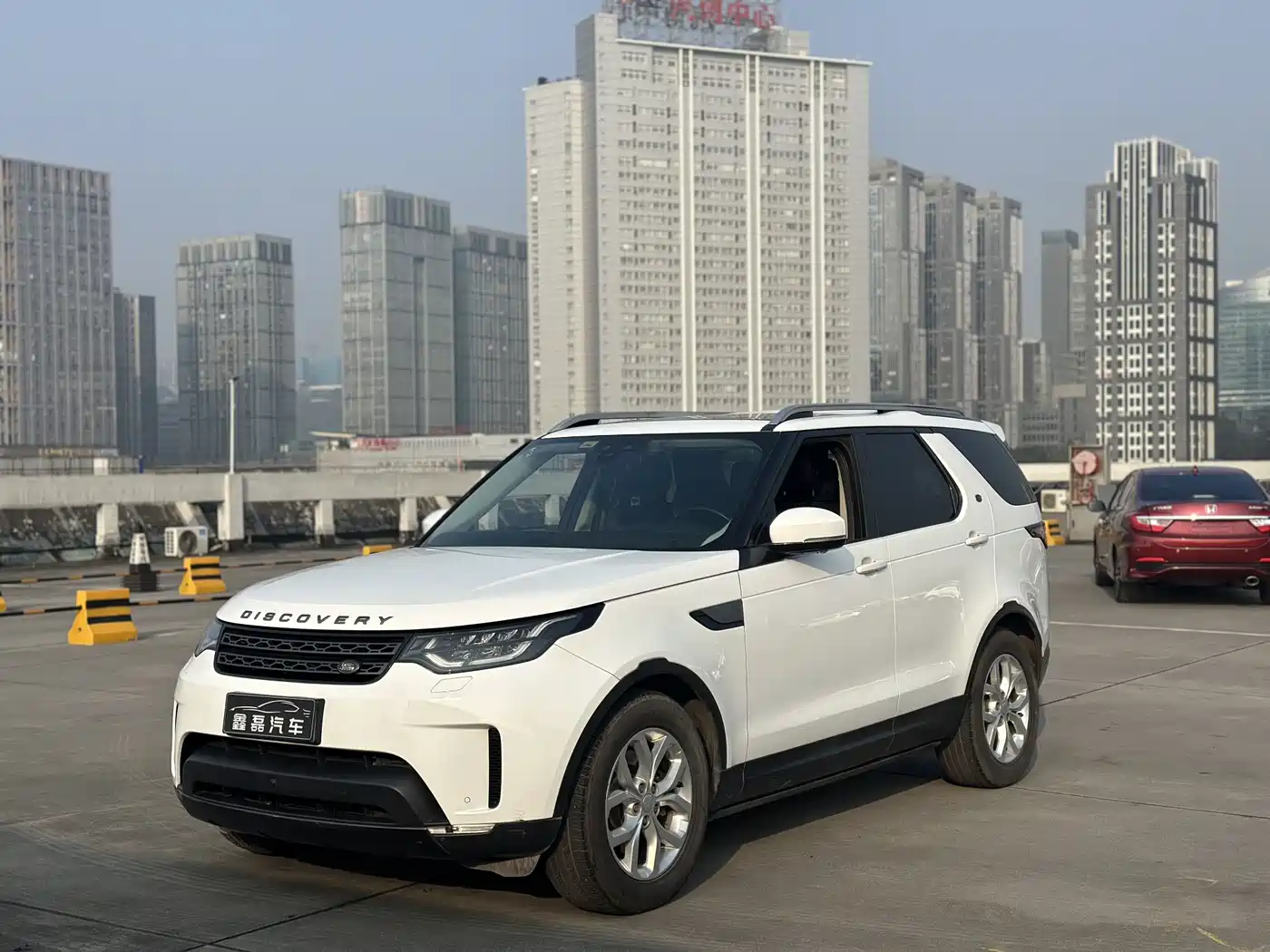 Land Rover Discovery 2017 3.0 SC V6 SE фото 8